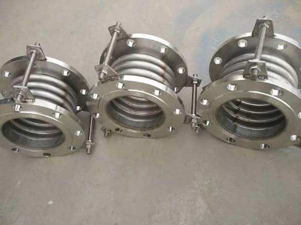 波纹补偿器
